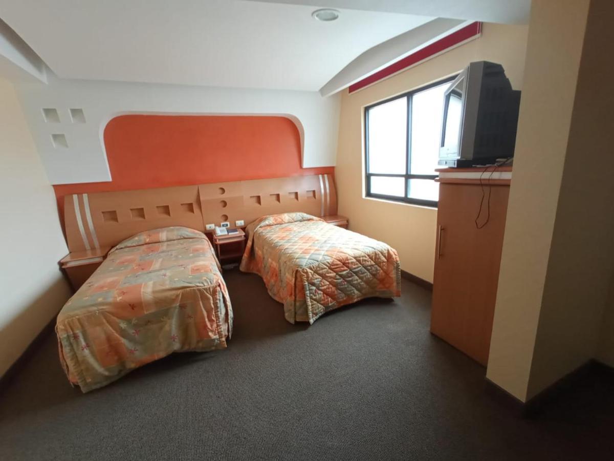 Hotel Terminal De פואבלה מראה חיצוני תמונה
